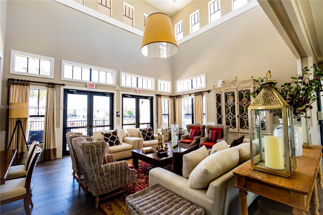 Под контрактом: $4,500 (3 спален, 2 ванн, 2192 Квадратных фут)