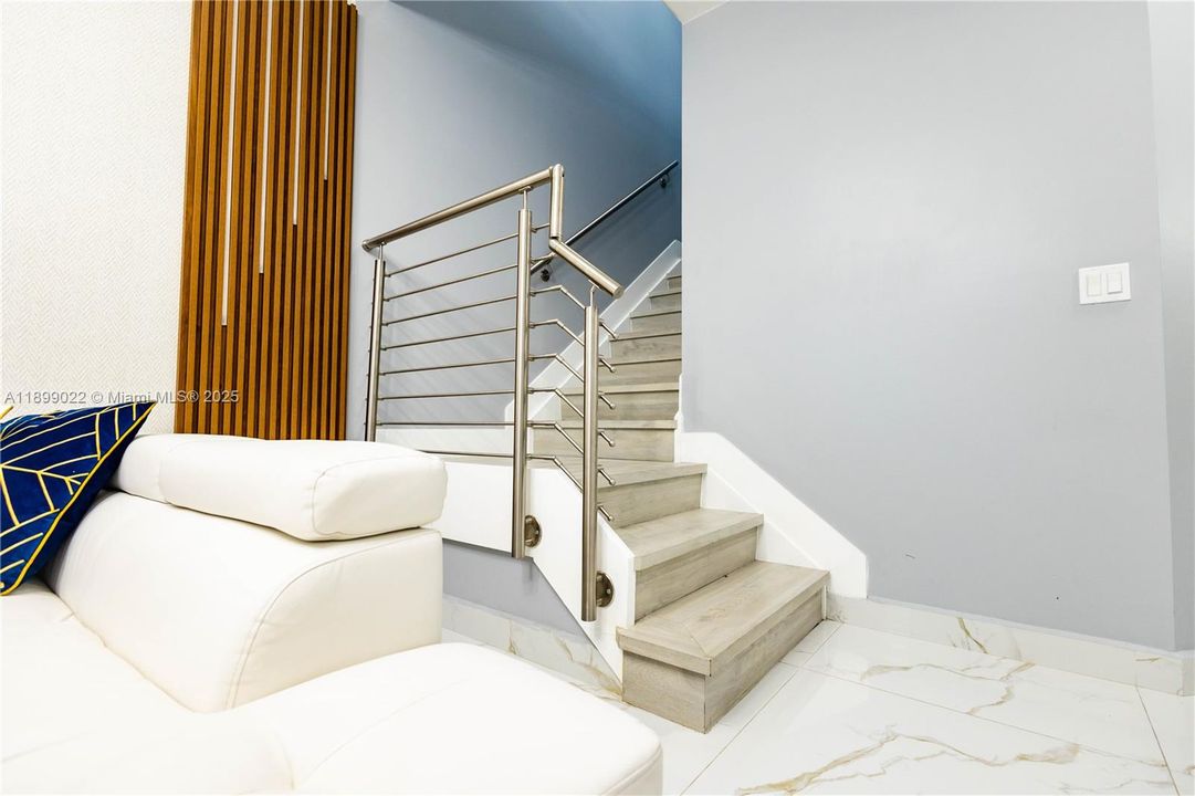 Под контрактом: $4,500 (3 спален, 2 ванн, 2192 Квадратных фут)