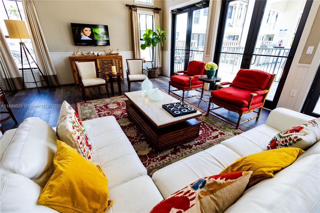 Под контрактом: $4,500 (3 спален, 2 ванн, 2192 Квадратных фут)