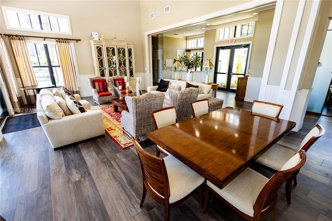 Под контрактом: $4,500 (3 спален, 2 ванн, 2192 Квадратных фут)