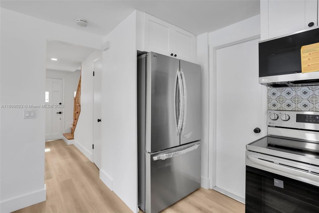 Activo con contrato: $569,999 (4 camas, 2 baños, 1400 Pies cuadrados)