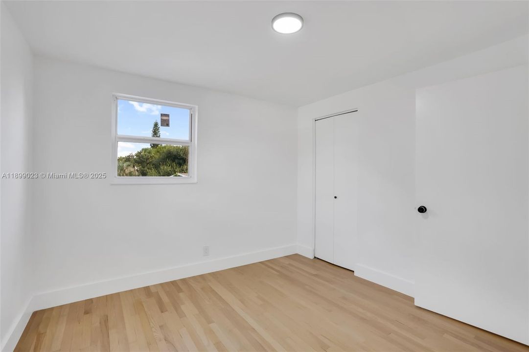 Activo con contrato: $569,999 (4 camas, 2 baños, 1400 Pies cuadrados)