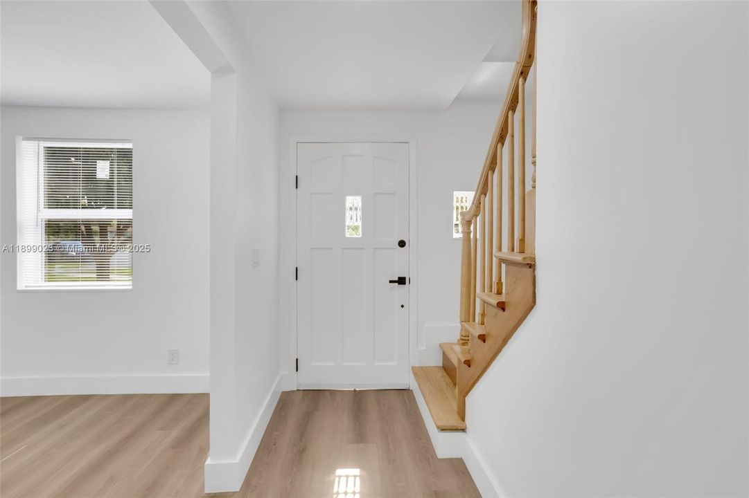 Activo con contrato: $569,999 (4 camas, 2 baños, 1400 Pies cuadrados)