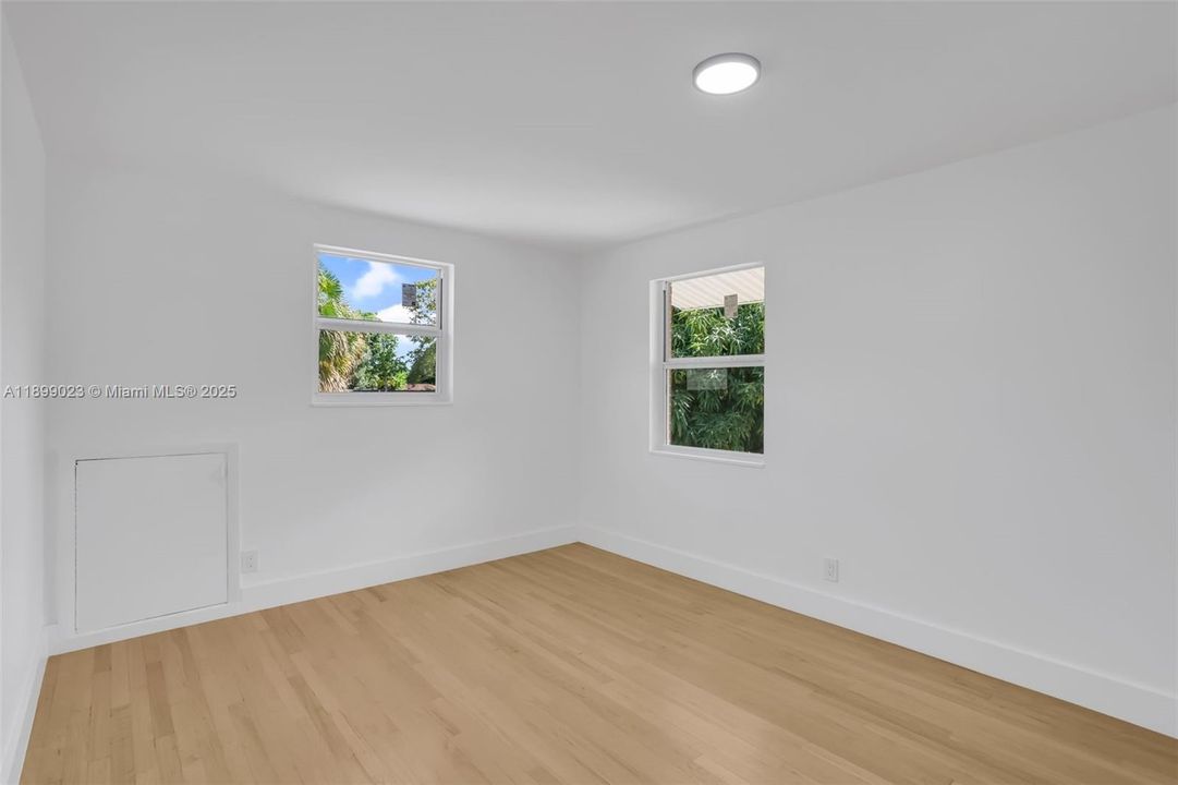 Activo con contrato: $569,999 (4 camas, 2 baños, 1400 Pies cuadrados)