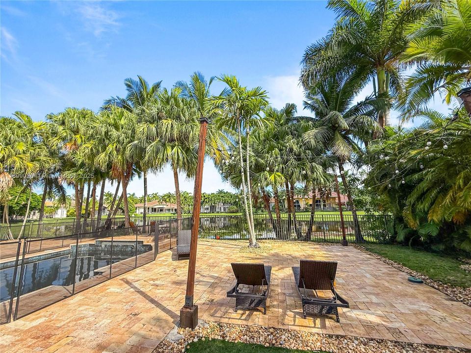 En Venta: $2,475,000 (5 camas, 5 baños, 4006 Pies cuadrados)