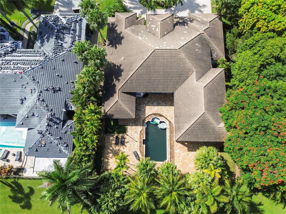 En Venta: $2,475,000 (5 camas, 5 baños, 4006 Pies cuadrados)