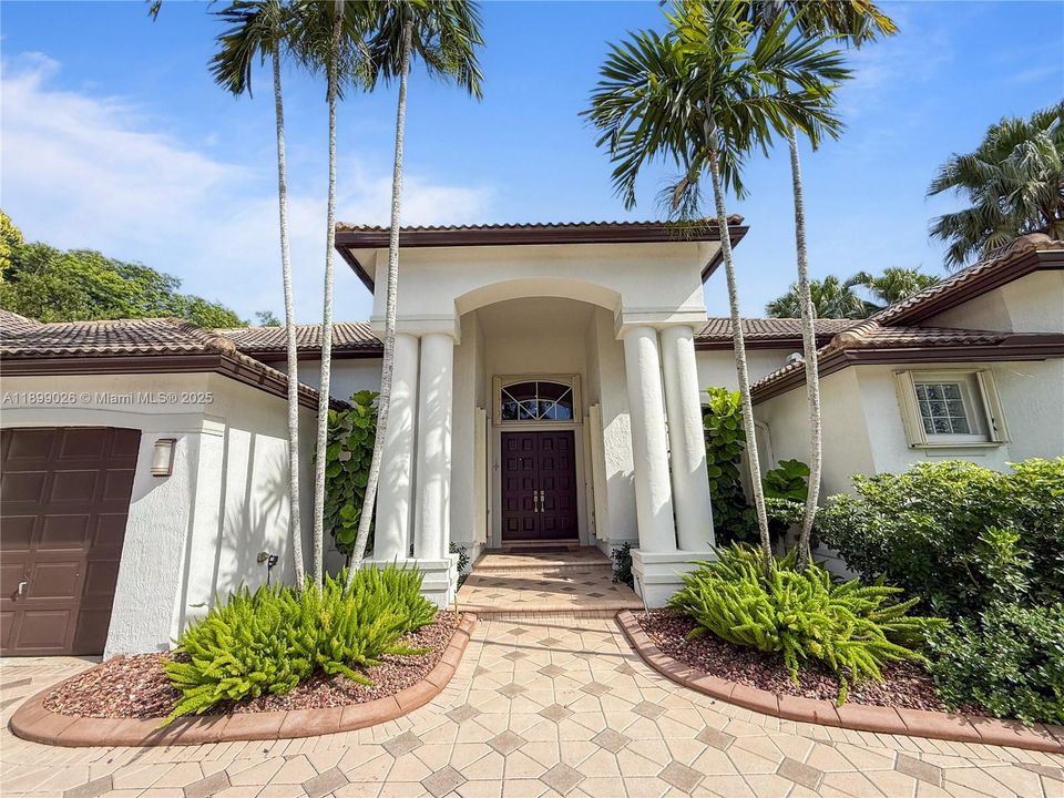 En Venta: $2,475,000 (5 camas, 5 baños, 4006 Pies cuadrados)