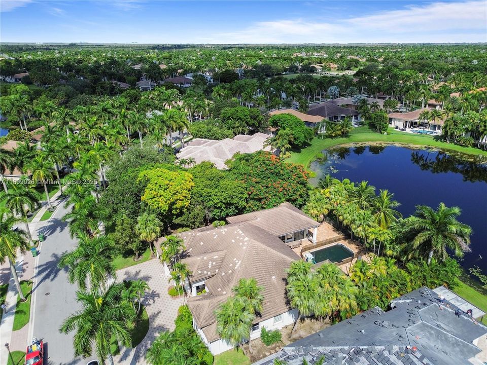 En Venta: $2,475,000 (5 camas, 5 baños, 4006 Pies cuadrados)