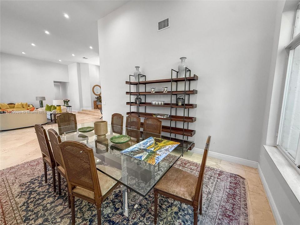 En Venta: $2,475,000 (5 camas, 5 baños, 4006 Pies cuadrados)