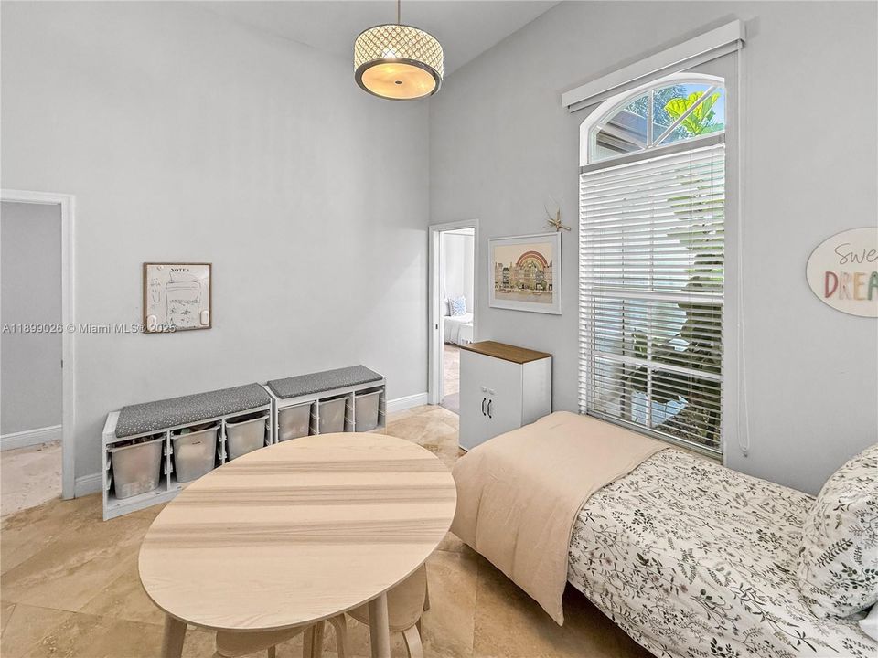 En Venta: $2,475,000 (5 camas, 5 baños, 4006 Pies cuadrados)