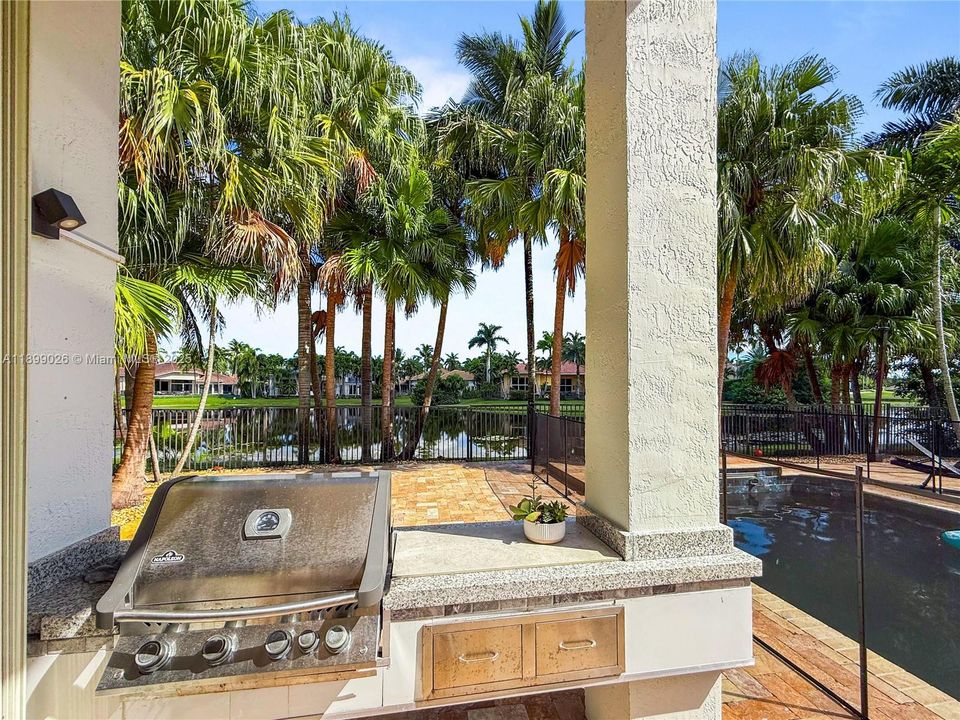 En Venta: $2,475,000 (5 camas, 5 baños, 4006 Pies cuadrados)