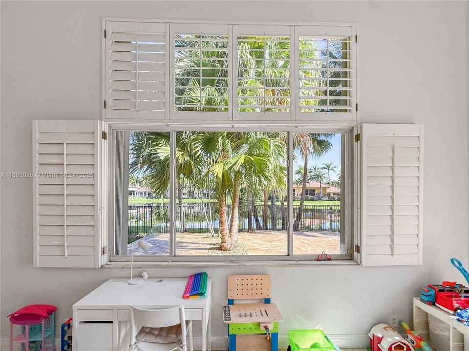 En Venta: $2,475,000 (5 camas, 5 baños, 4006 Pies cuadrados)