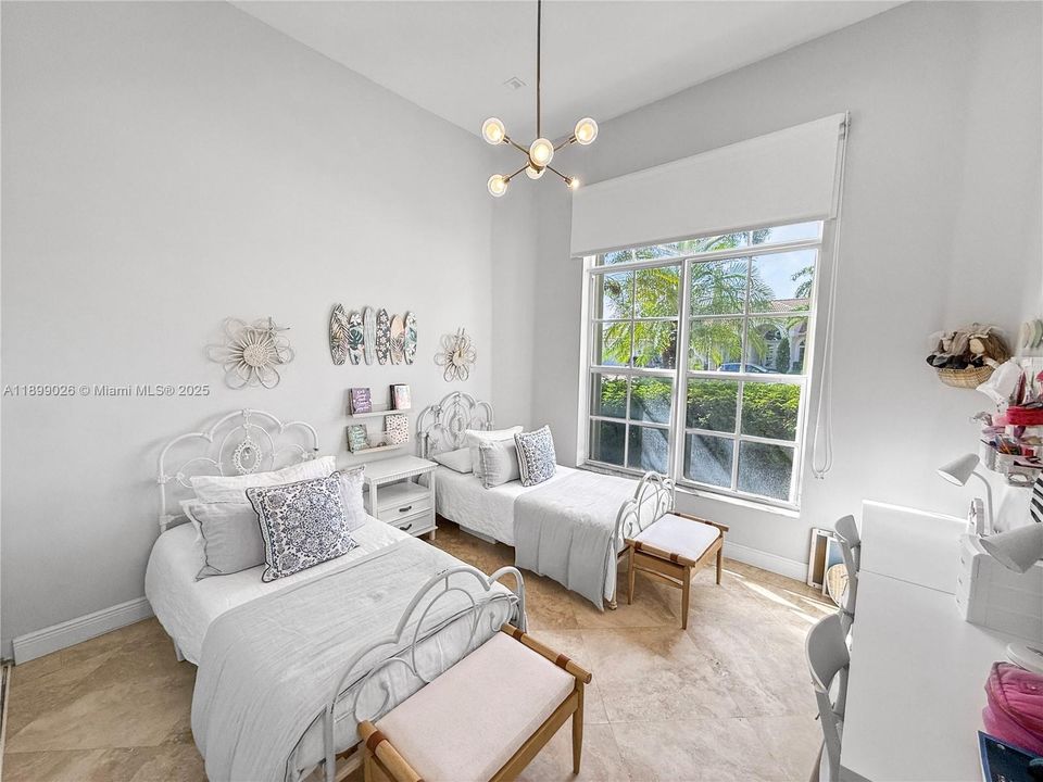 En Venta: $2,475,000 (5 camas, 5 baños, 4006 Pies cuadrados)