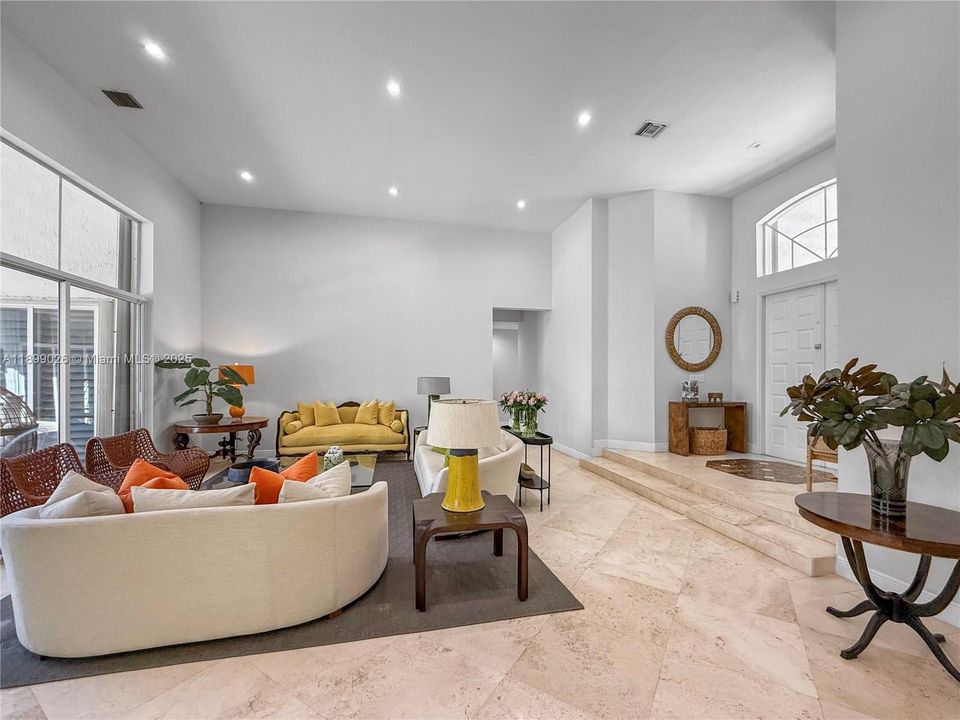 En Venta: $2,475,000 (5 camas, 5 baños, 4006 Pies cuadrados)