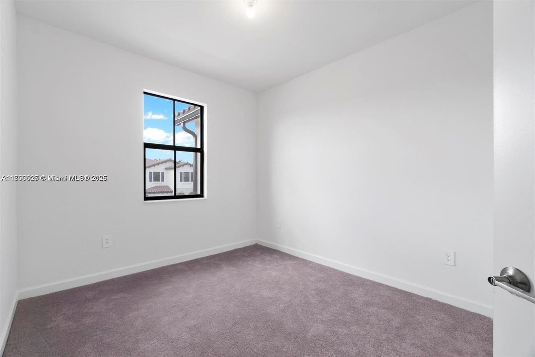 For Sale: $435,000 (3 beds, 2 baths, 1442 Square Feet)