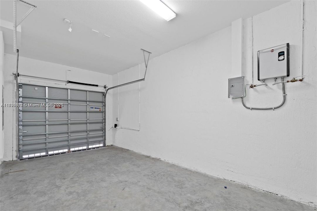 For Sale: $435,000 (3 beds, 2 baths, 1442 Square Feet)