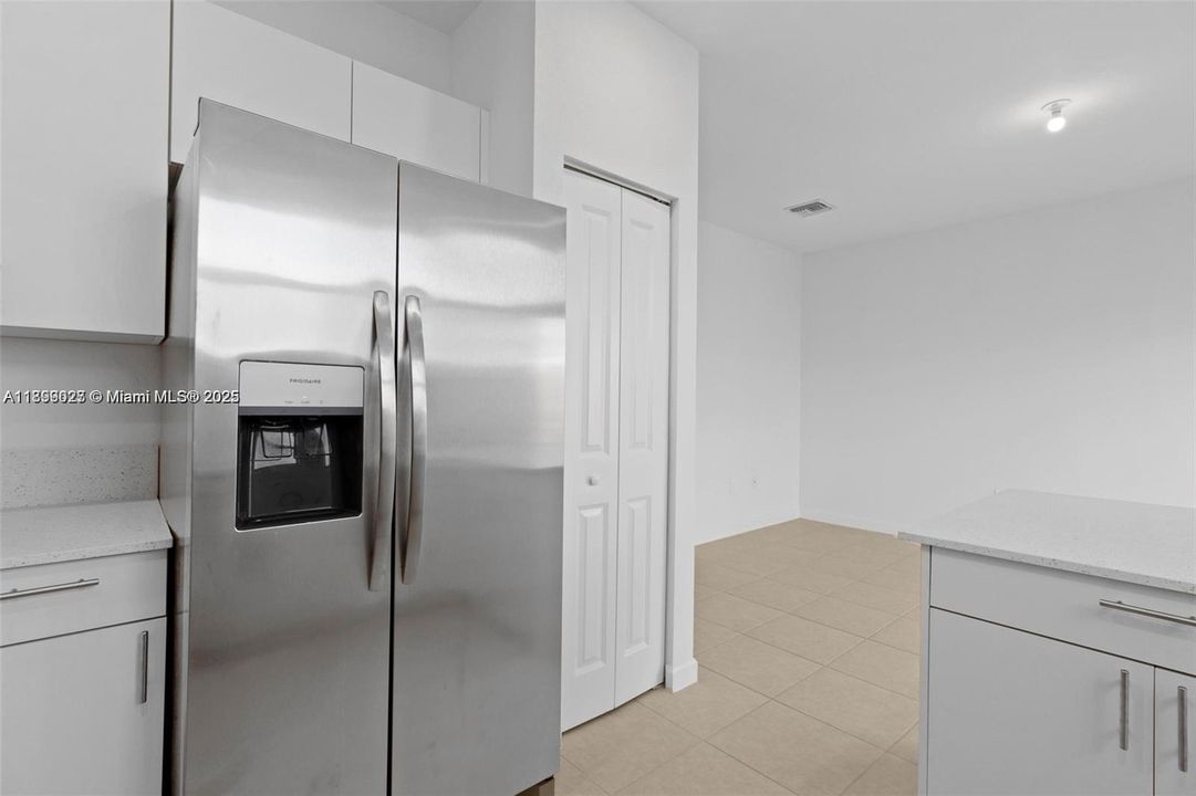 For Sale: $435,000 (3 beds, 2 baths, 1442 Square Feet)