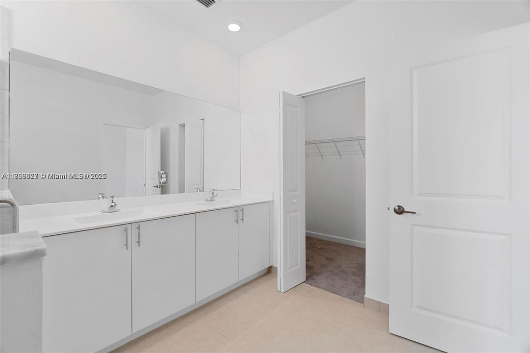 For Sale: $435,000 (3 beds, 2 baths, 1442 Square Feet)