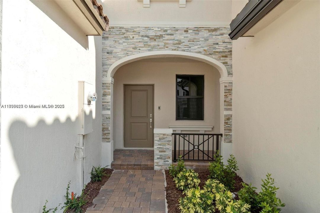 For Sale: $435,000 (3 beds, 2 baths, 1442 Square Feet)