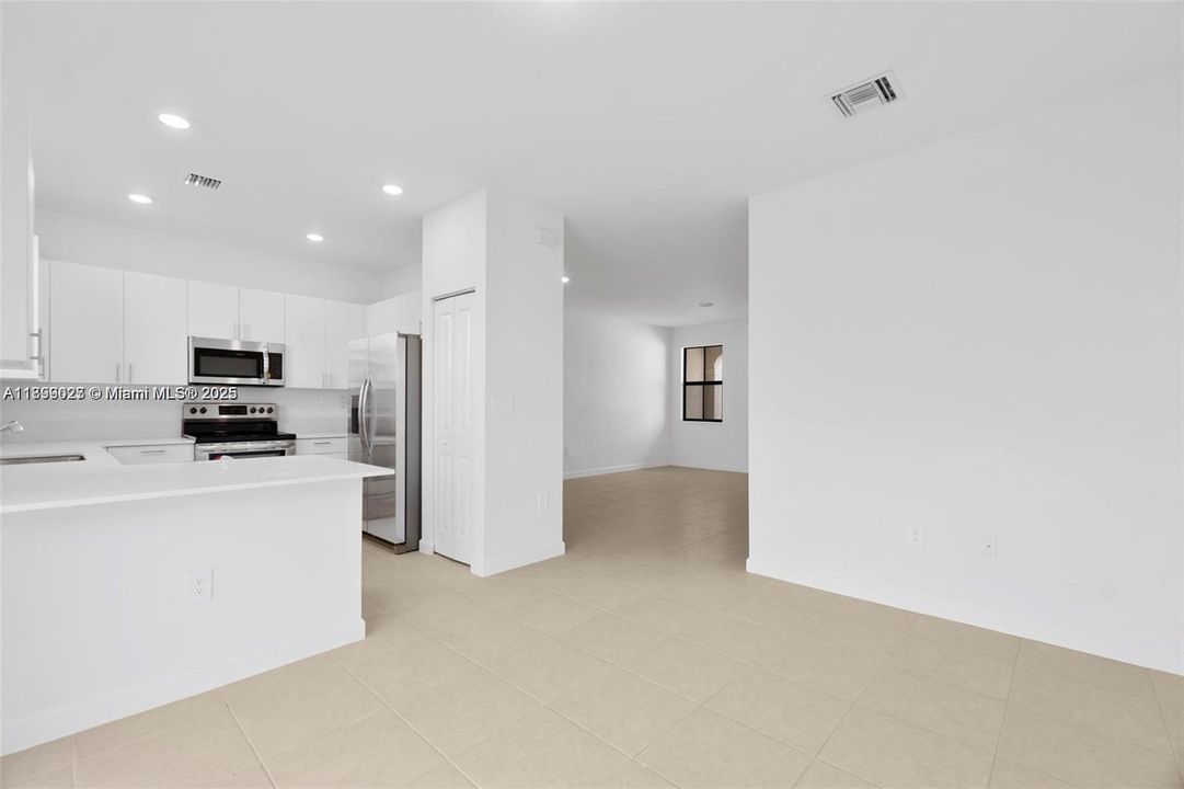 For Sale: $435,000 (3 beds, 2 baths, 1442 Square Feet)