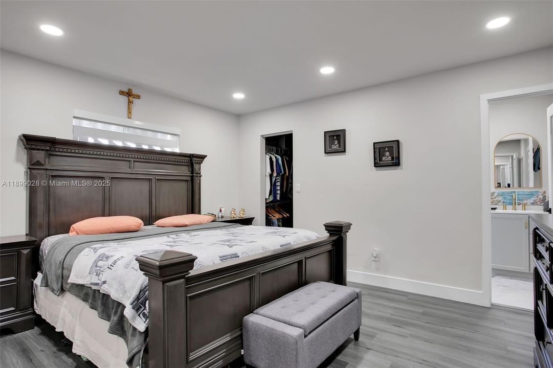 For Sale: $700,000 (3 beds, 2 baths, 1604 Square Feet)