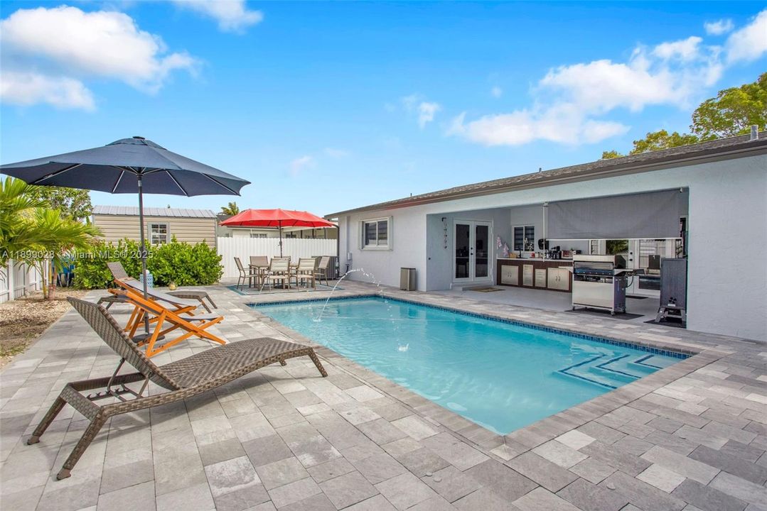 For Sale: $700,000 (3 beds, 2 baths, 1604 Square Feet)