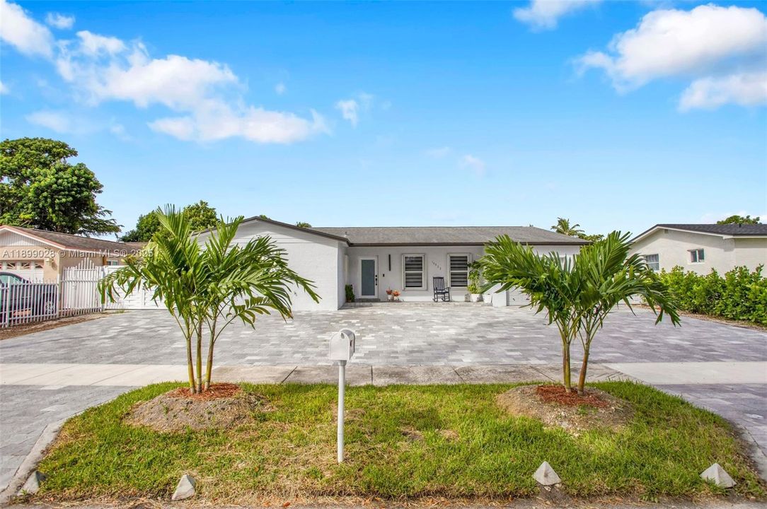 For Sale: $700,000 (3 beds, 2 baths, 1604 Square Feet)