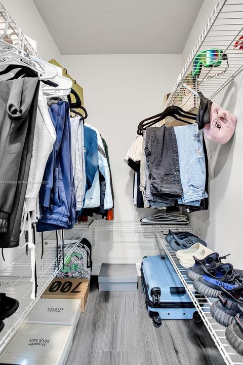 For Sale: $700,000 (3 beds, 2 baths, 1604 Square Feet)