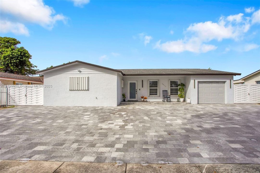 For Sale: $700,000 (3 beds, 2 baths, 1604 Square Feet)