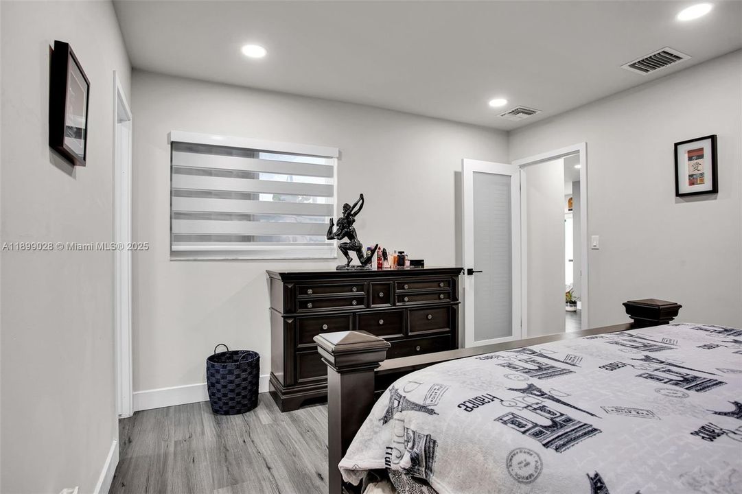 For Sale: $700,000 (3 beds, 2 baths, 1604 Square Feet)