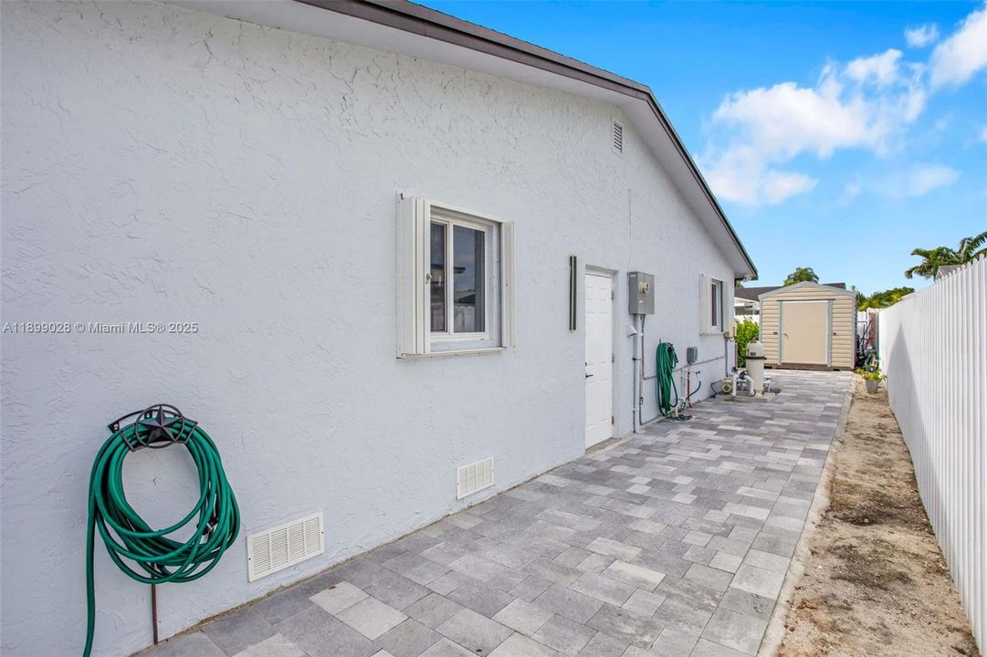 For Sale: $700,000 (3 beds, 2 baths, 1604 Square Feet)