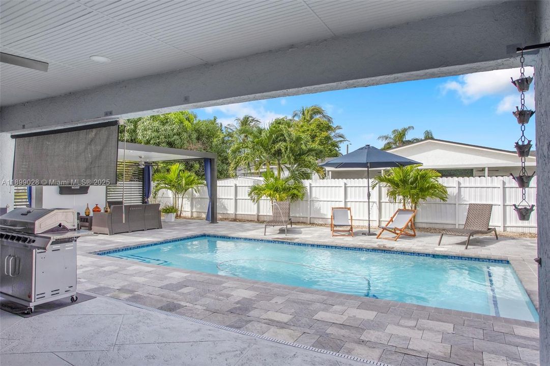 For Sale: $700,000 (3 beds, 2 baths, 1604 Square Feet)