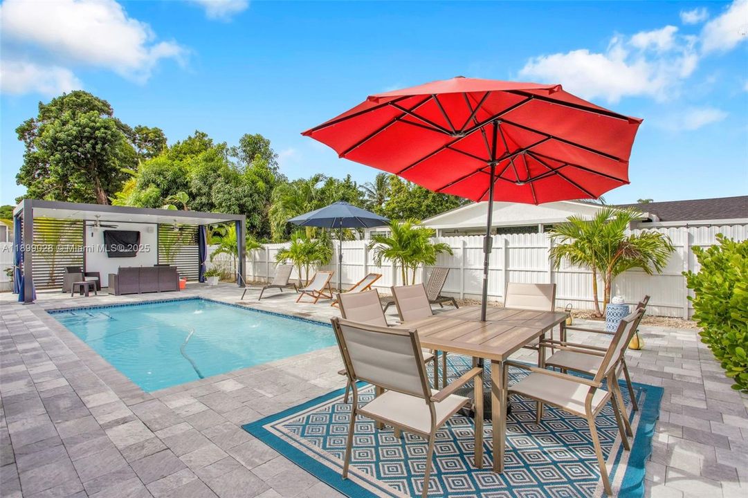 For Sale: $700,000 (3 beds, 2 baths, 1604 Square Feet)