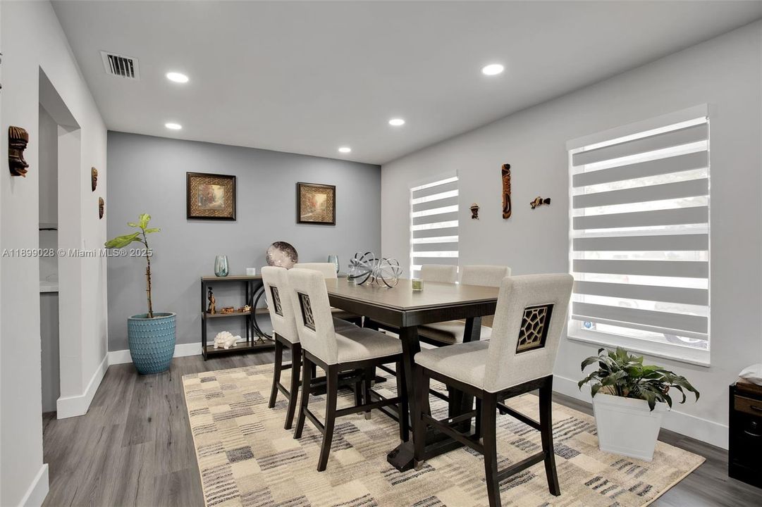 For Sale: $700,000 (3 beds, 2 baths, 1604 Square Feet)