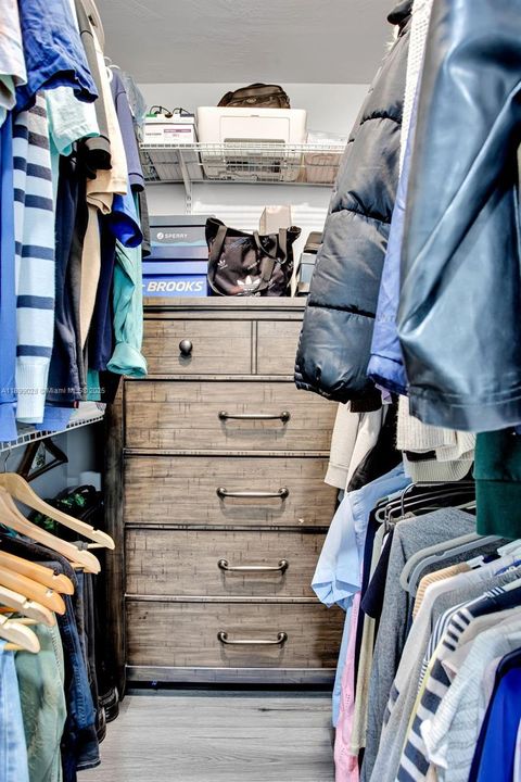 For Sale: $700,000 (3 beds, 2 baths, 1604 Square Feet)