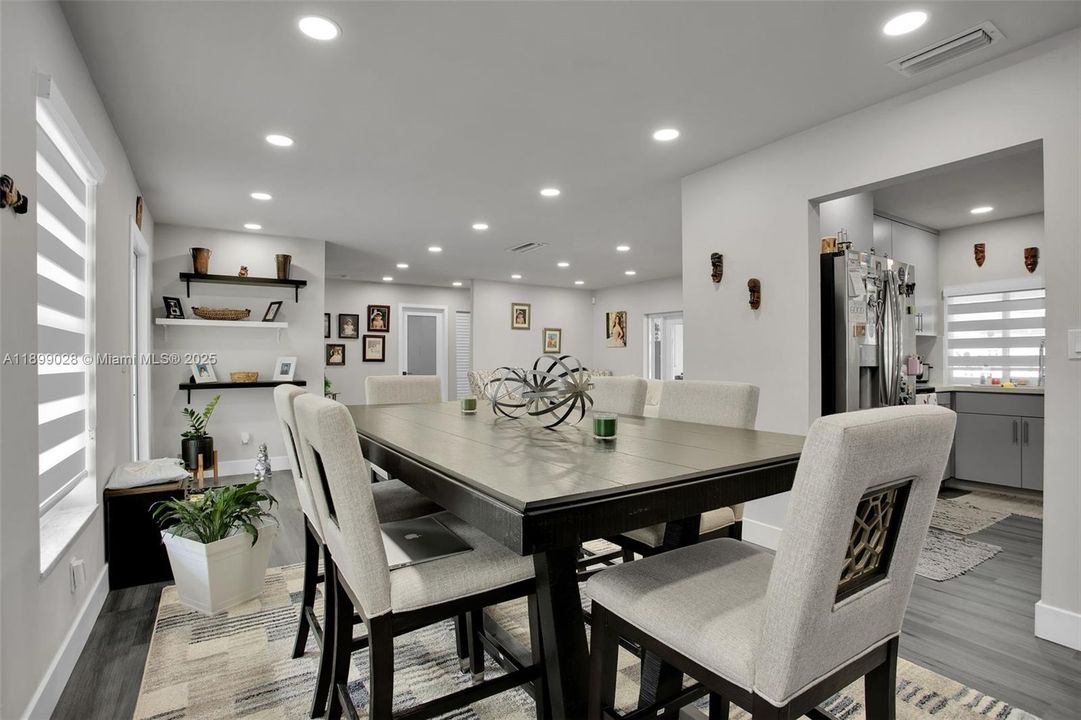 For Sale: $700,000 (3 beds, 2 baths, 1604 Square Feet)