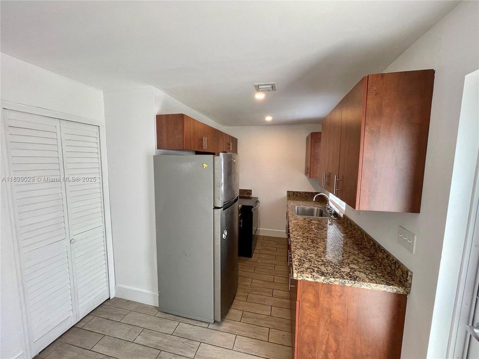 For Rent: $2,699 (3 beds, 2 baths, 1475 Square Feet)