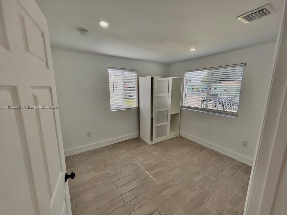 For Rent: $2,699 (3 beds, 2 baths, 1475 Square Feet)