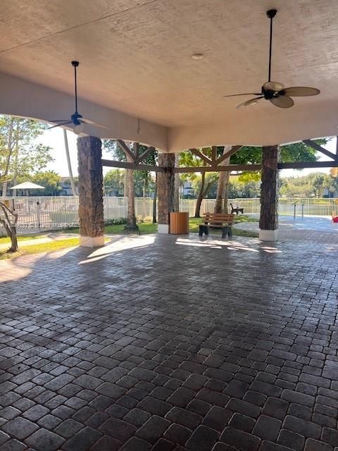 待售: $370,000 (3 贝兹, 2 浴室, 1306 平方英尺)