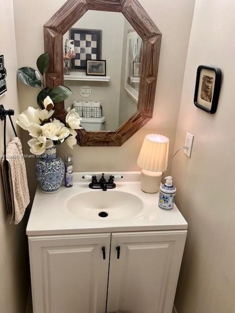 待售: $370,000 (3 贝兹, 2 浴室, 1306 平方英尺)