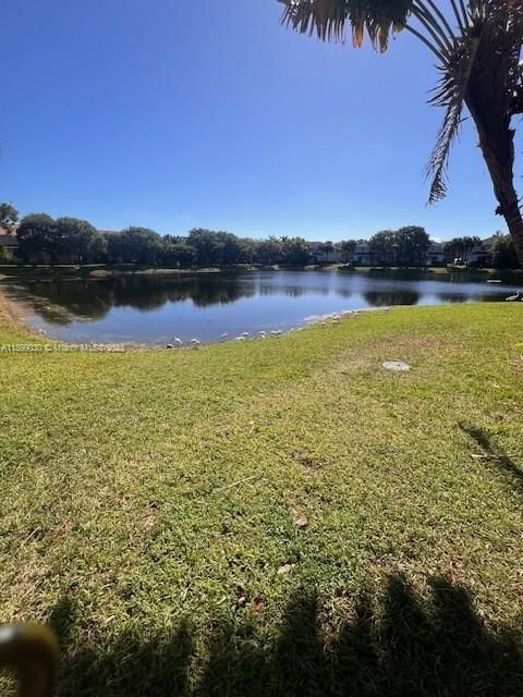 待售: $370,000 (3 贝兹, 2 浴室, 1306 平方英尺)