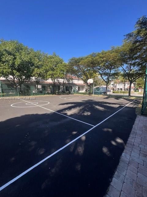 待售: $370,000 (3 贝兹, 2 浴室, 1306 平方英尺)