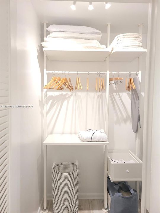 unit closet space