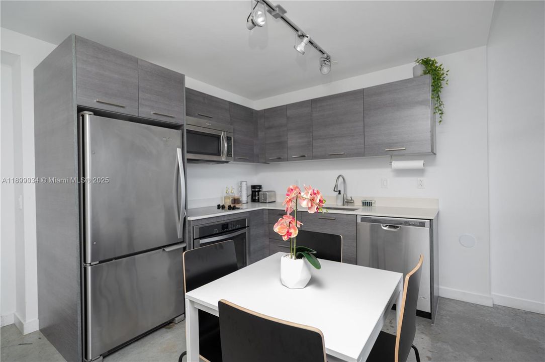 For Rent: $2,600 (1 beds, 1 baths, 533 Square Feet)