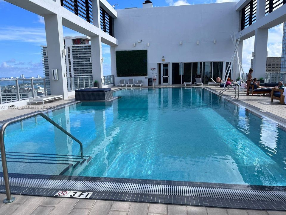 For Rent: $2,600 (1 beds, 1 baths, 533 Square Feet)