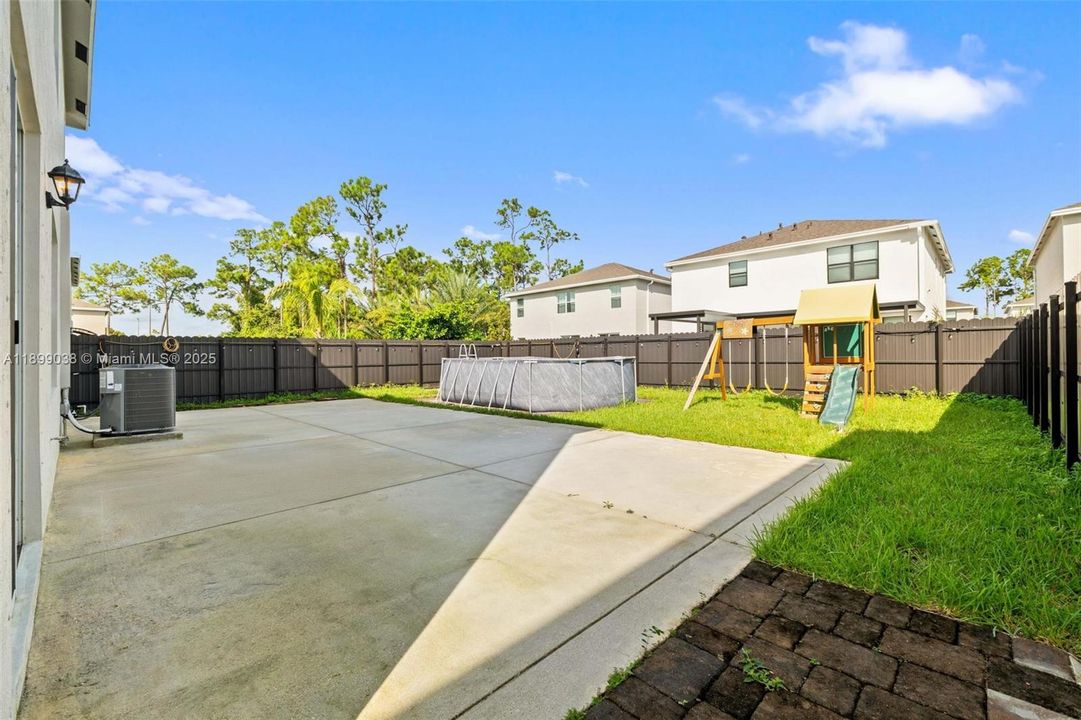 Recently Rented: $3,300 (4 beds, 2 baths, 2696 Square Feet)