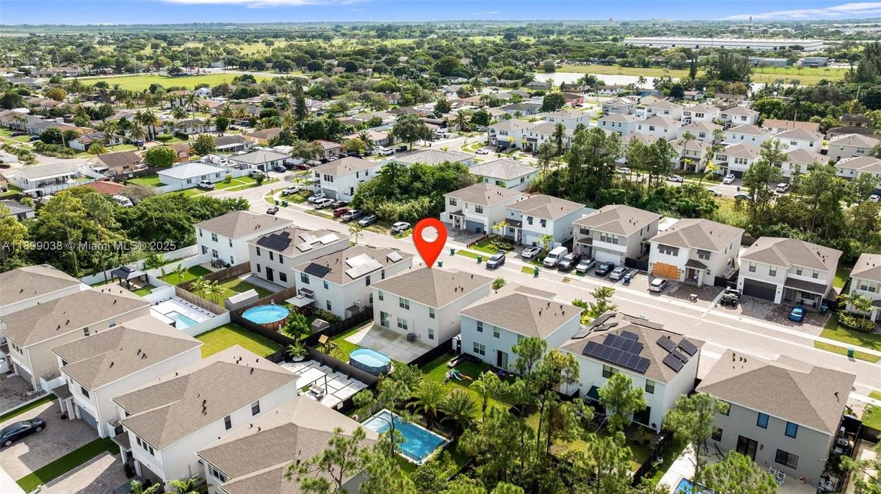 Recently Rented: $3,300 (4 beds, 2 baths, 2696 Square Feet)