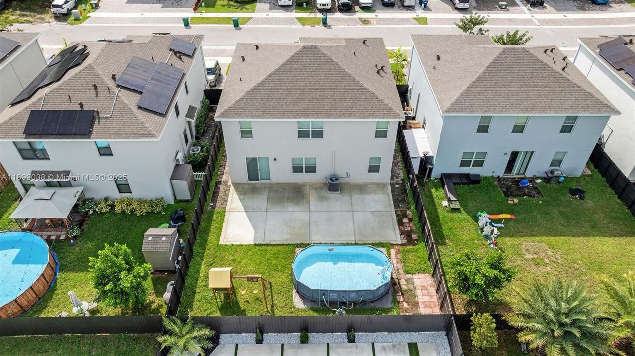 Recently Rented: $3,300 (4 beds, 2 baths, 2696 Square Feet)