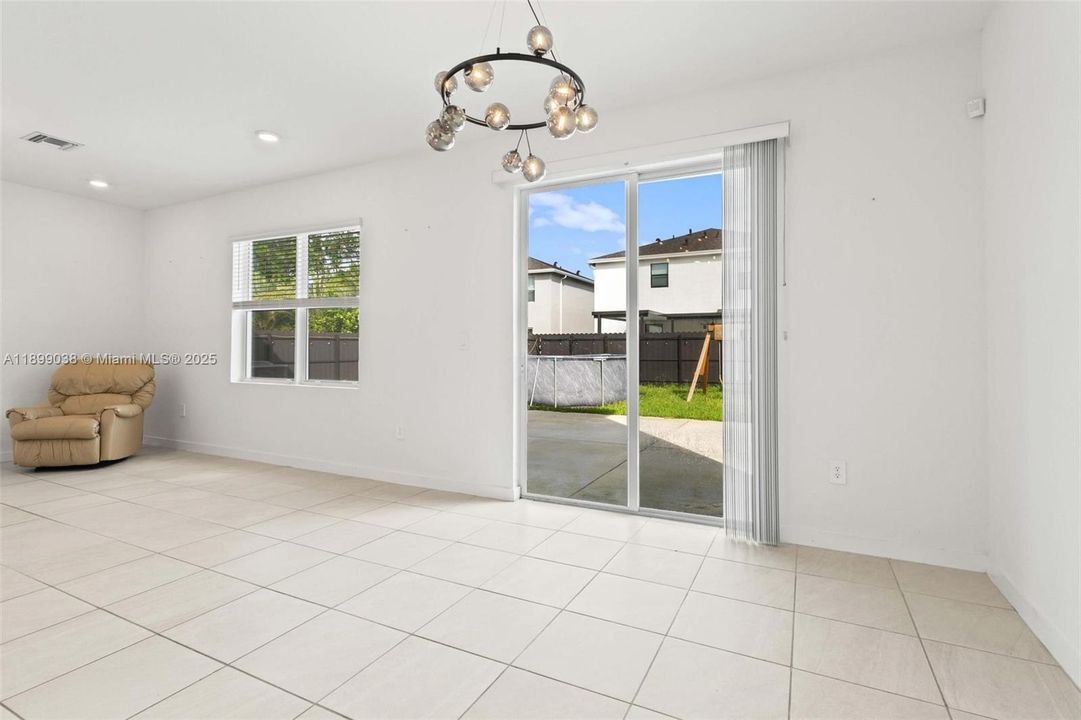 Recently Rented: $3,300 (4 beds, 2 baths, 2696 Square Feet)