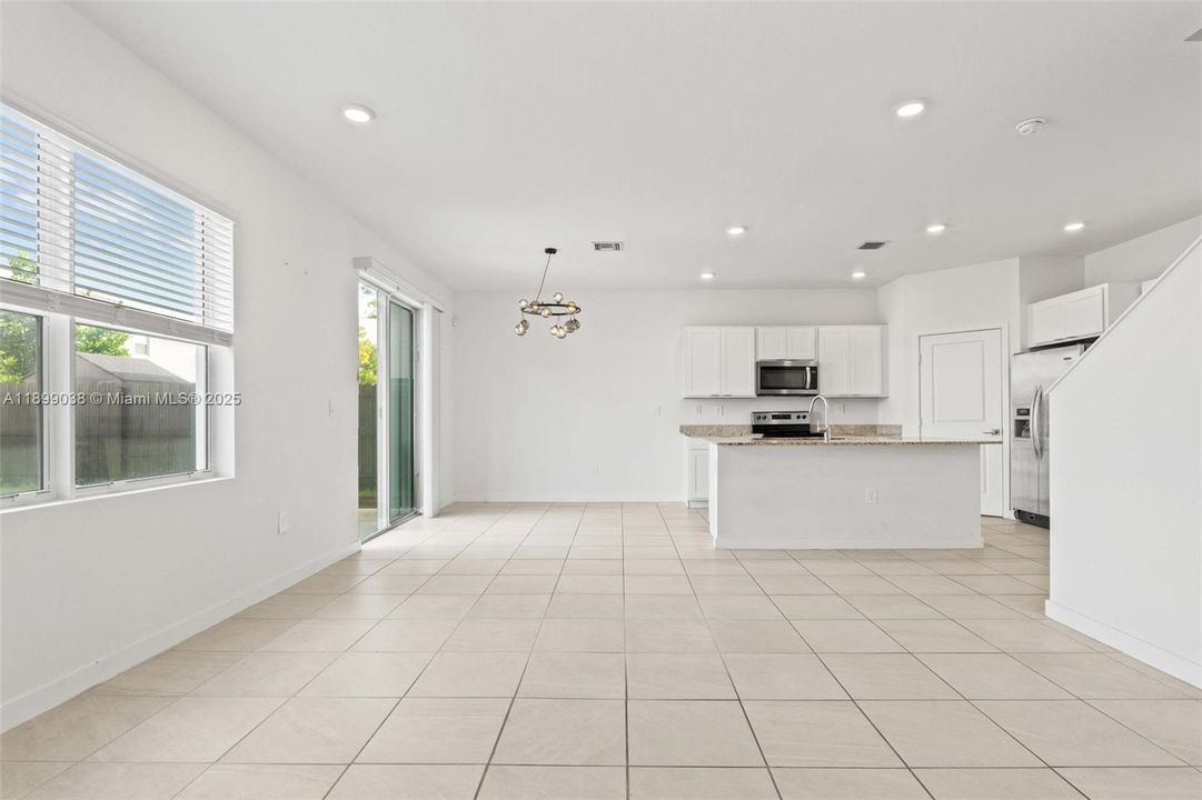 Recently Rented: $3,300 (4 beds, 2 baths, 2696 Square Feet)